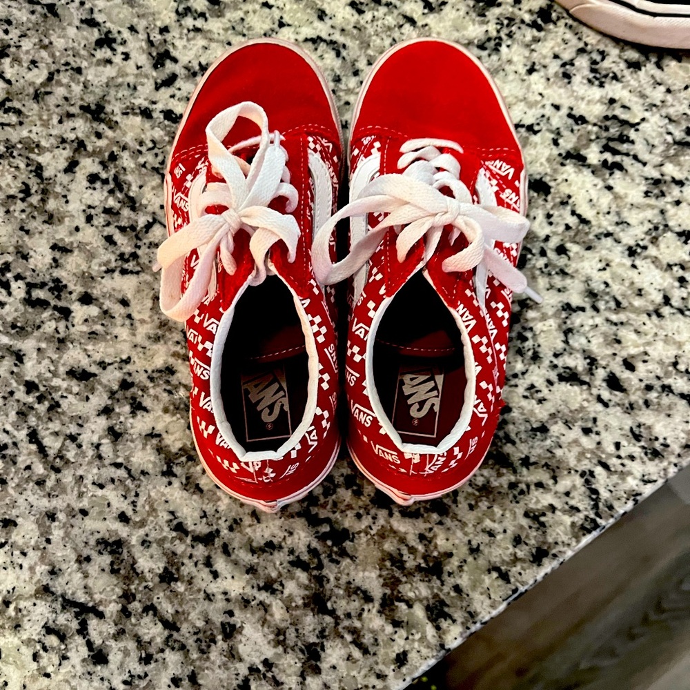 Kids vans size 1.5. - Picture 1 of 4